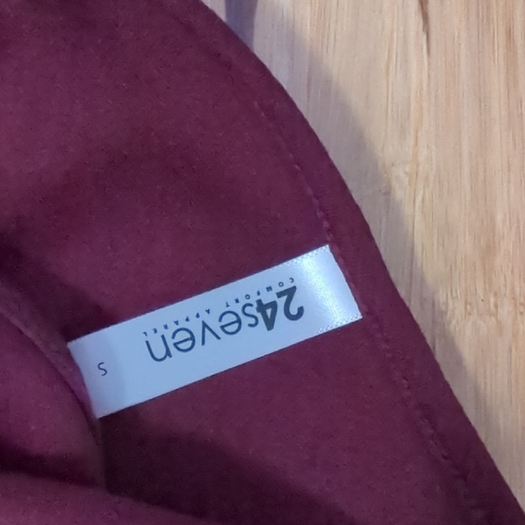 24/7 Comfort Apparel High Low Sleeveless Dress with Pockets - Picture 4 of 4